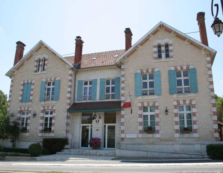 mairie de Vallereuil
