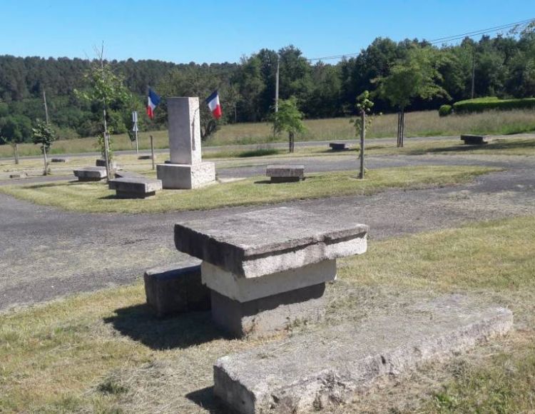 Monument aux morts de Saint-Séverin-d'Estissac