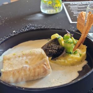 plat pricnicpal restaurant Le Domaine Caviar de Neuvic
