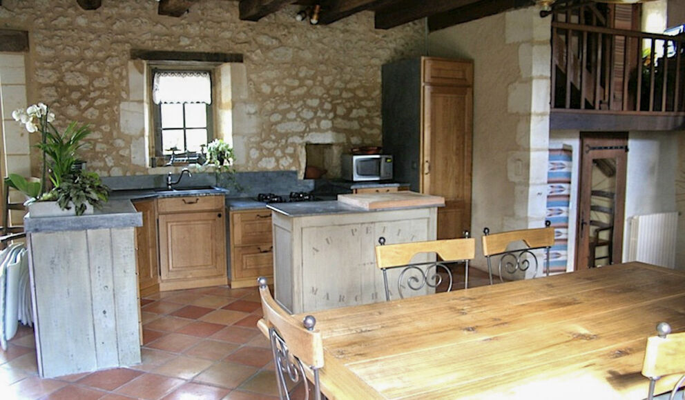 gite-les-rocailles-cuisine-saint-martin-des-combes-tourisme
