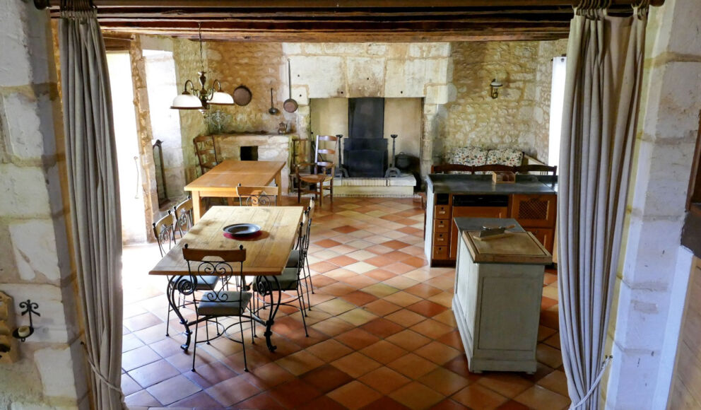 gite-les-rocailles-salon-saint-martin-des-combes-tourisme