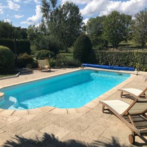 Clos-de-Charroux-piscine1
