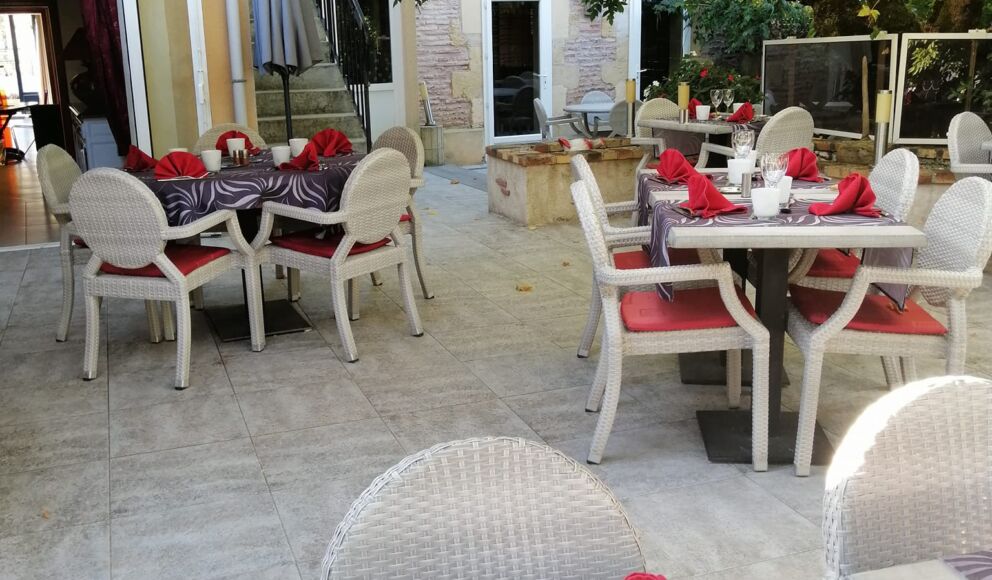 Eclade-restaurant-terrasse(1)