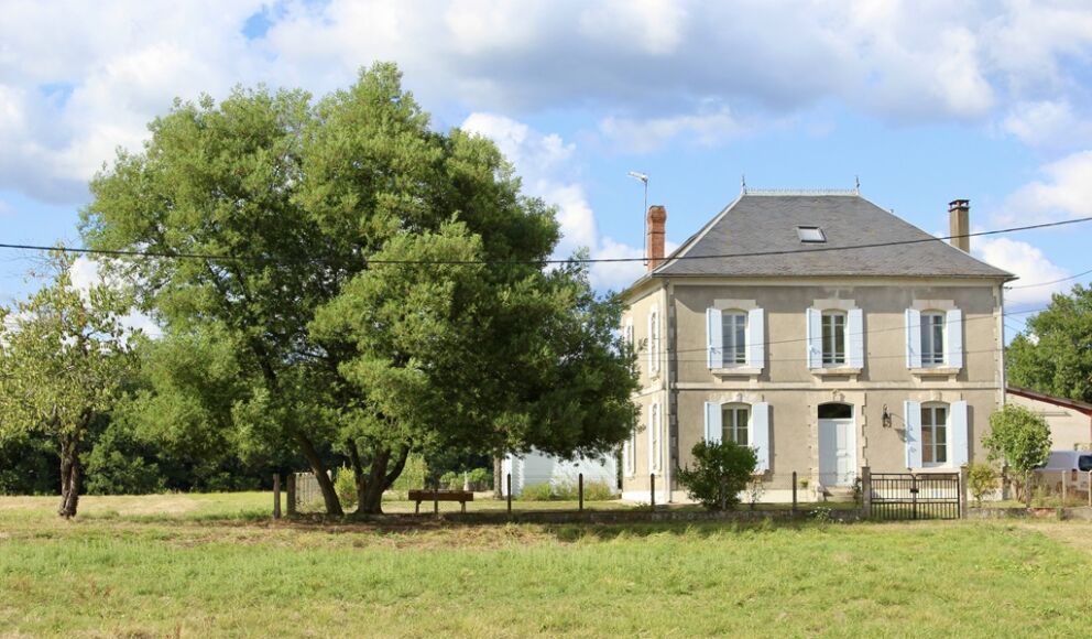 Gite-Martial-Montpon-facade-a-vallee-isle-perigord