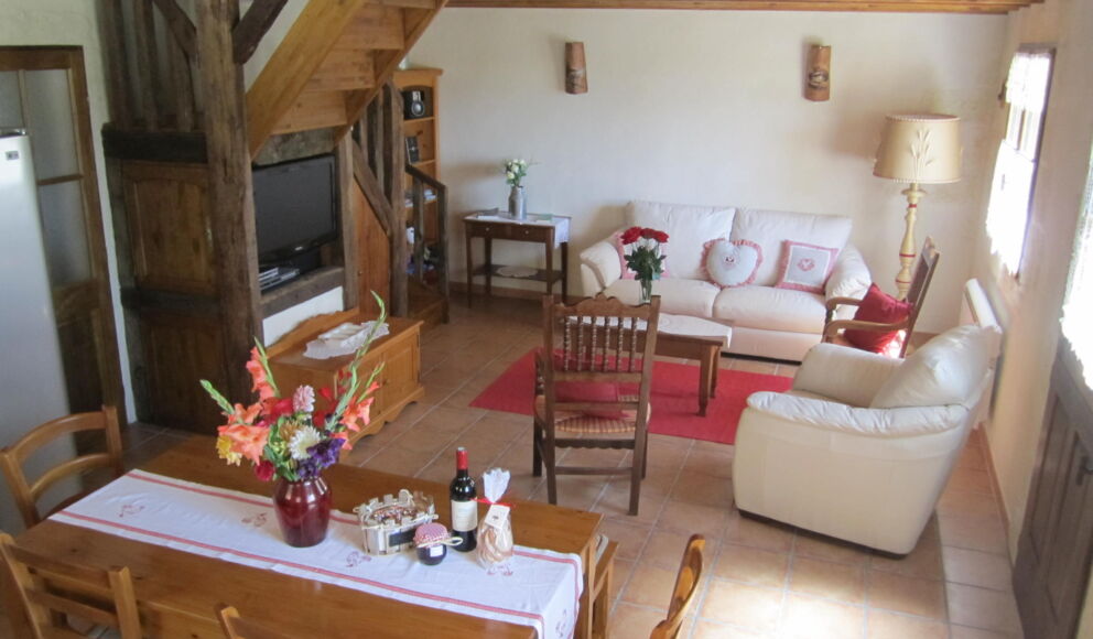 gite-les-tourriers-salon-saint-laurent-des-hommes-tourisme-vallée-isle