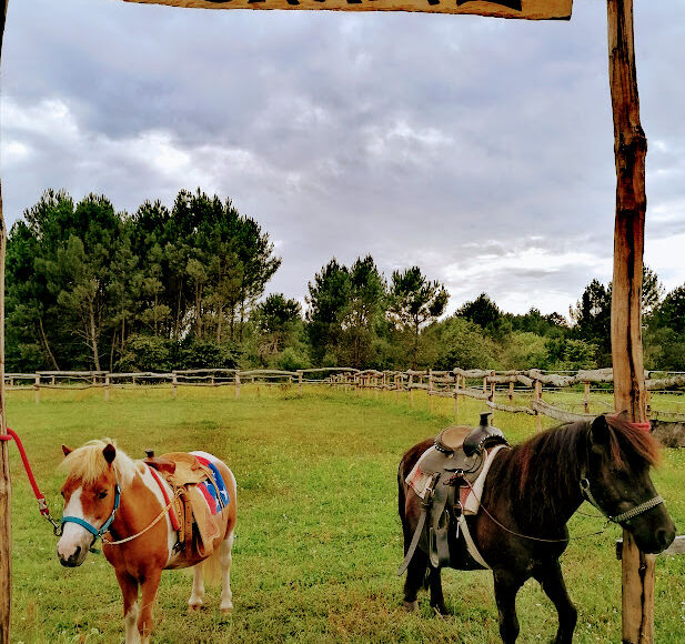 Old-ranch-Eygurande-poneys-corral
