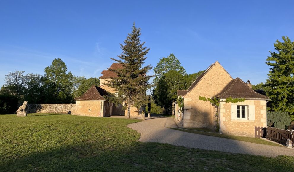 domaine-ecrin-lumiere-exterieur-campsegret-tourisme-vallee-isle