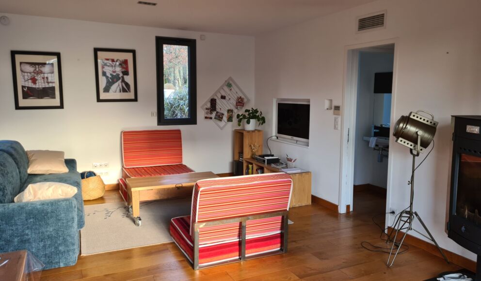 gite-ovebas-salon-domaine-de-lo-saint-jean-d-eyraud-tourisme
