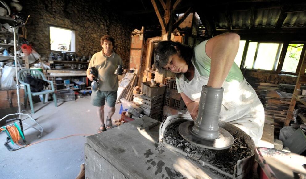 Tournage de poterie Florence De Sacy Douzillac